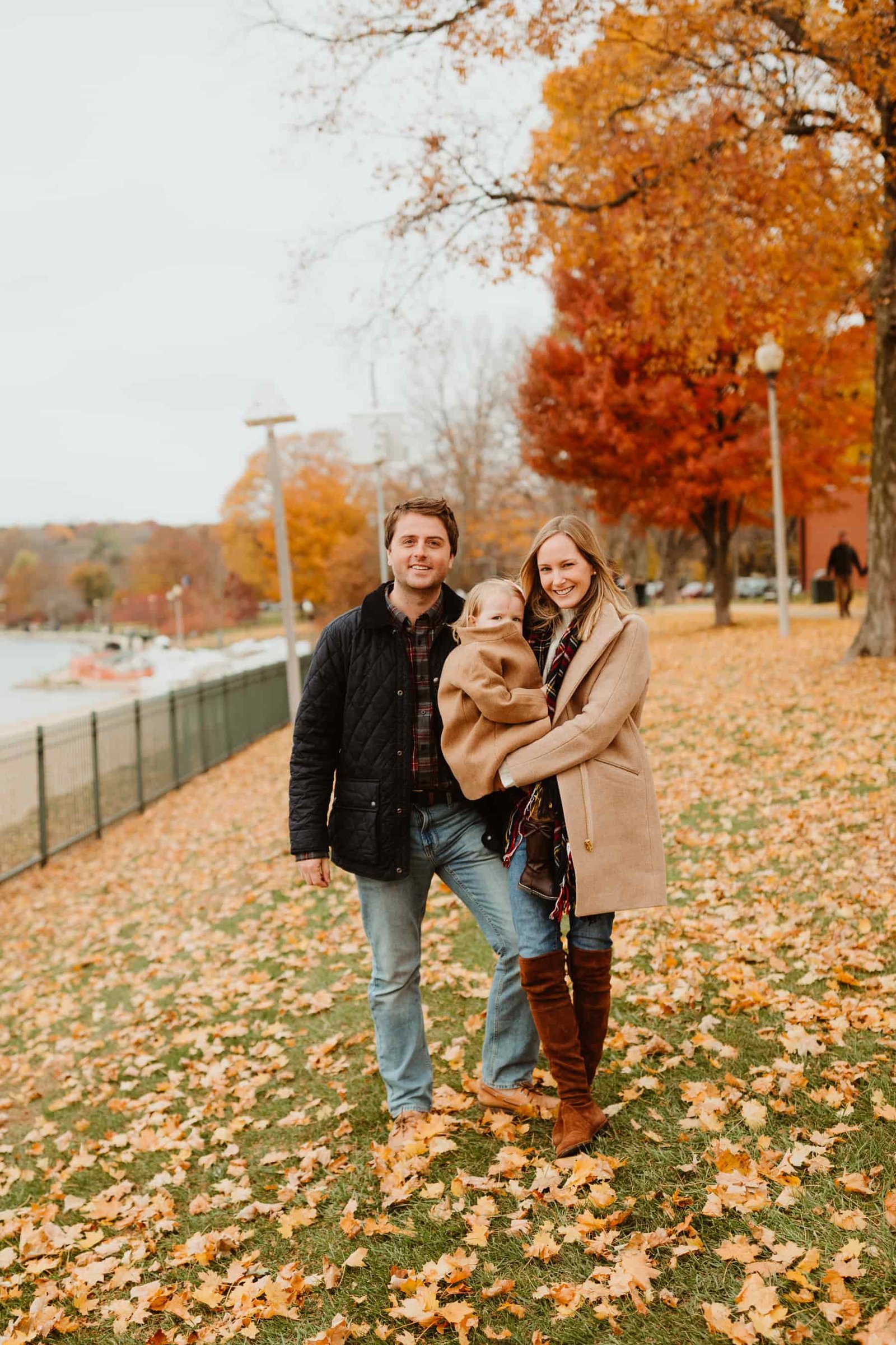 Kelly: Cocoon Coat / Cable-Knit Sweater / Skinny Jeans / Over-the-Knee Boots Emma: Bow Boots, Mini Cocoon Coat, Leggings, Button-Down and Plaid Vest Mitch: Tartan Button-Down,Navy Quilted Coat and Sperrys 