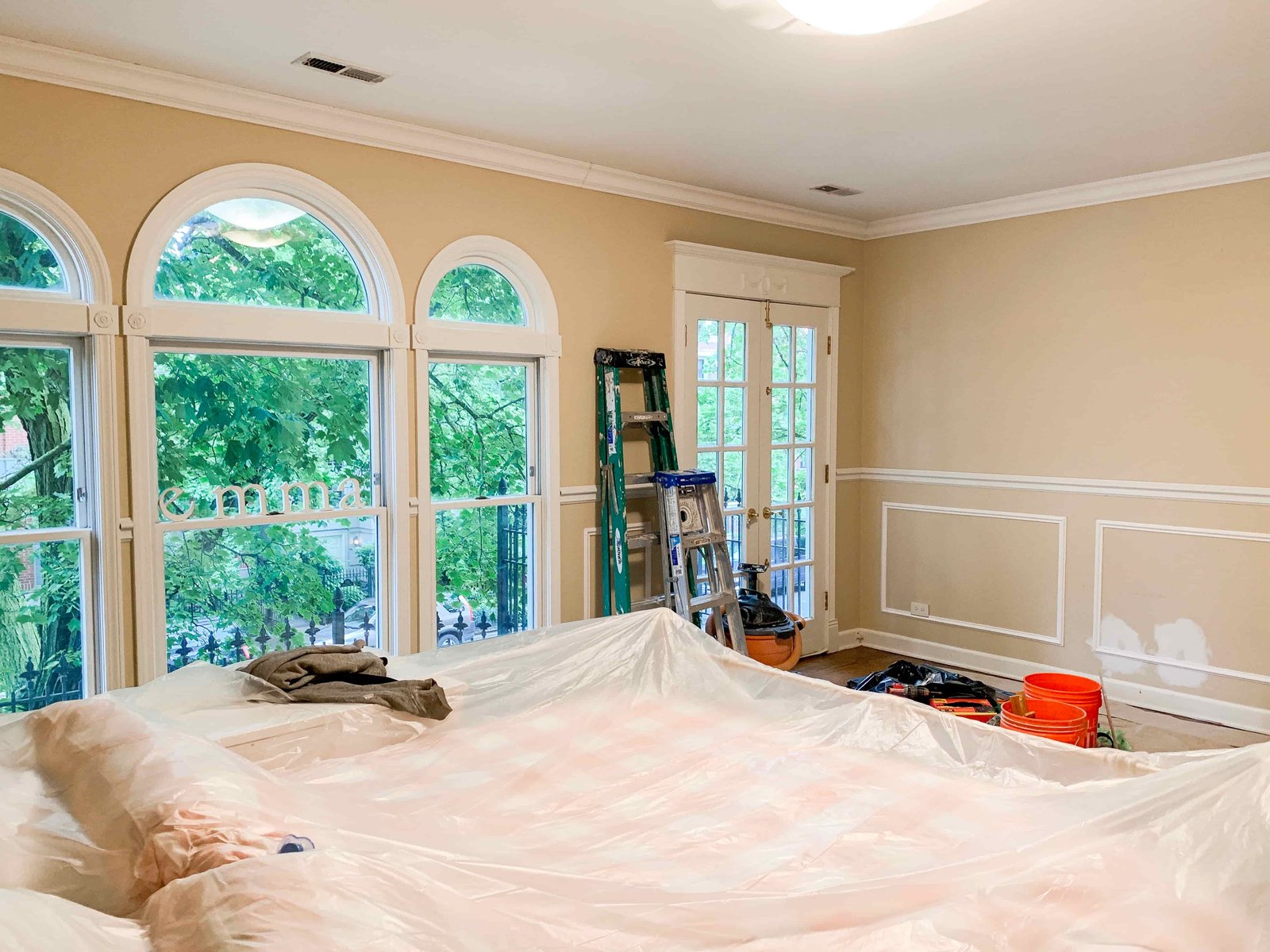 Installation: wainscoting, crown molding and hallway ceiling