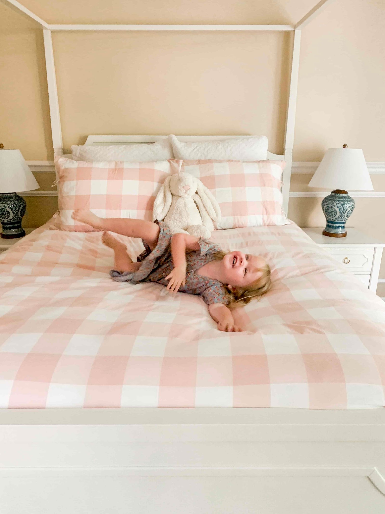 Preppy Little Girls' Room Ideas - Minimal in the City