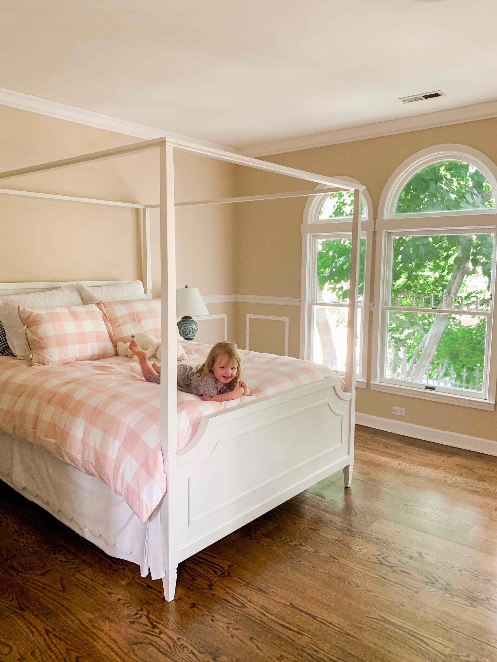 Preppy Little Girls' Room Ideas - Emma's room