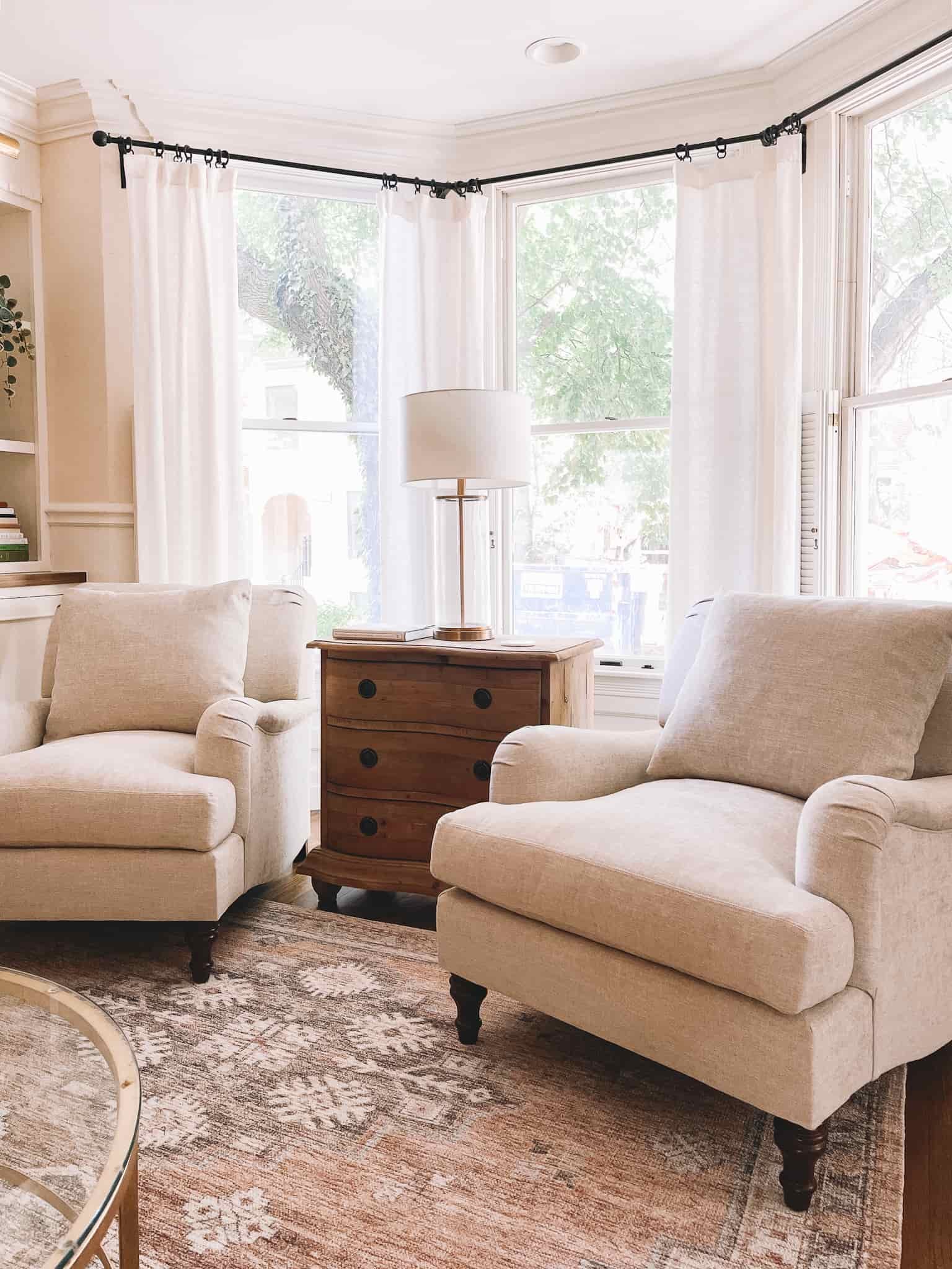10+ Things 6/20 | Minimal in the City Living Room